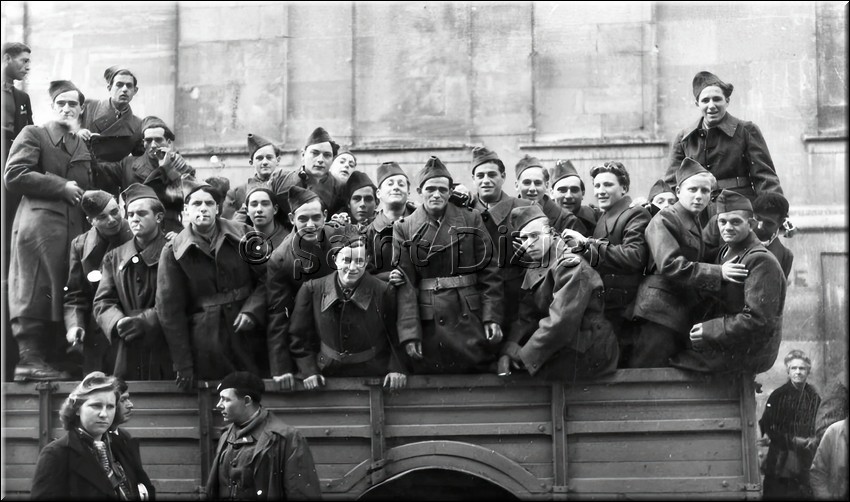 1944 - 0900.jpg