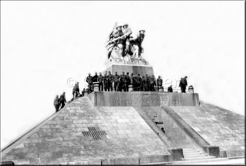 1940 - 0105.jpg