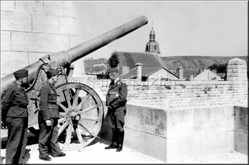 1940 - 0130.jpg