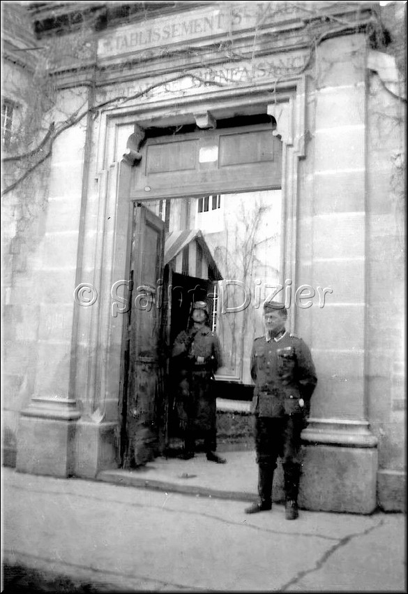 1940 - 0820.jpg